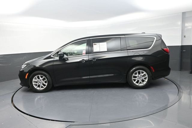 Used 2023 Black Chrysler Touring L image 6