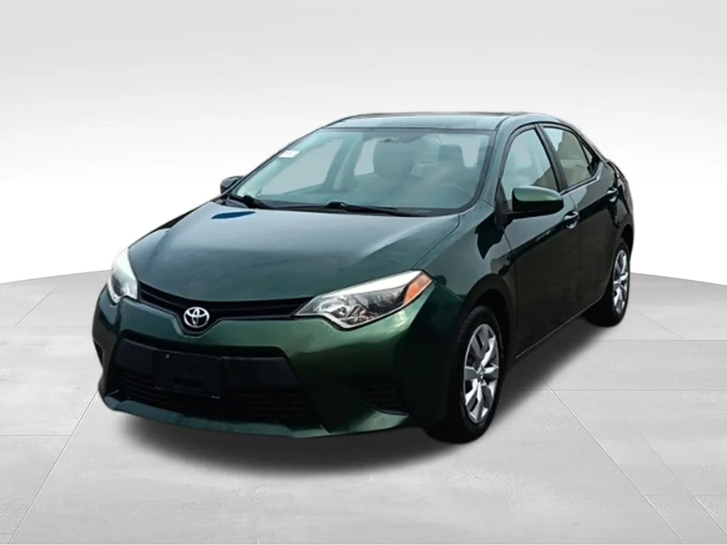 Used 2014 4Evergreen Mica Toyota LE image 3