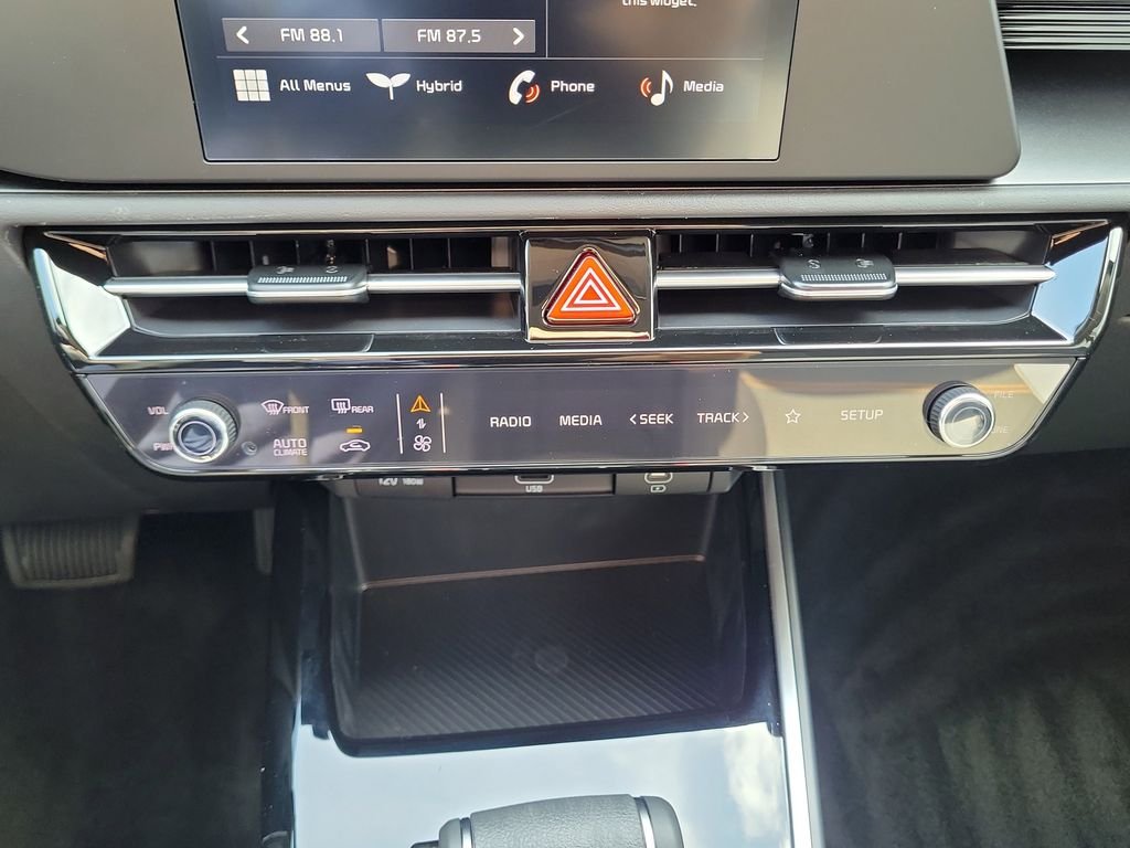 New 2026 Gray Kia LX image 32