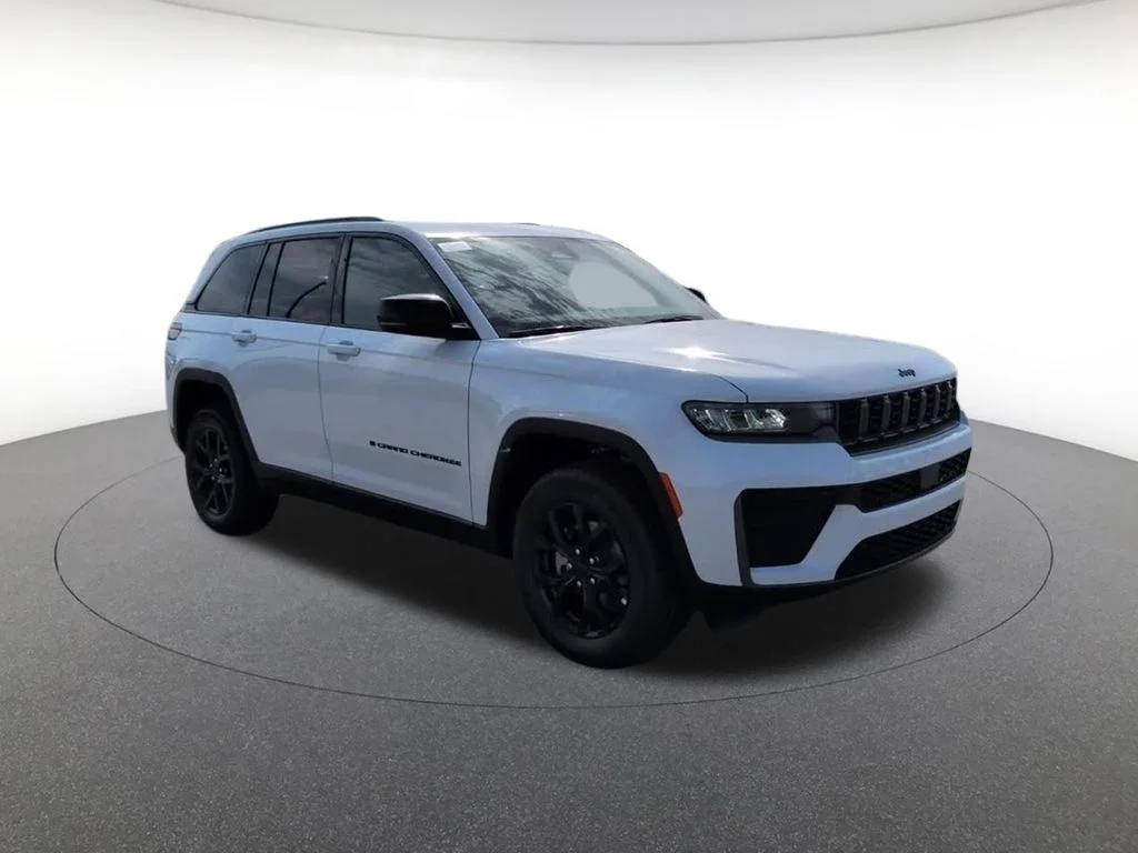 New 2026 White Jeep Altitude image 2