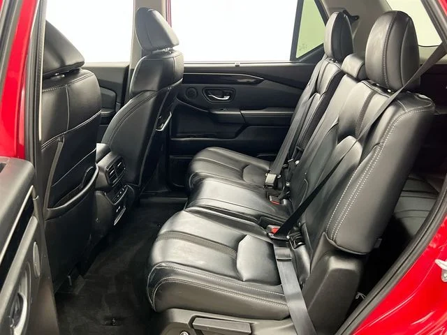 Used 2023 Red Honda EX-L image 11
