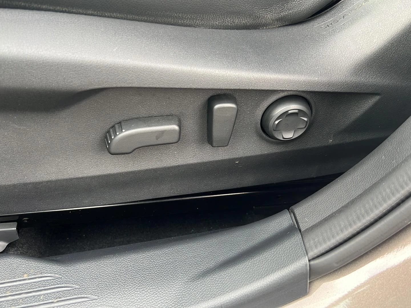 Used 2024 Brilliant Bronze Metallic Subaru Limited image 5