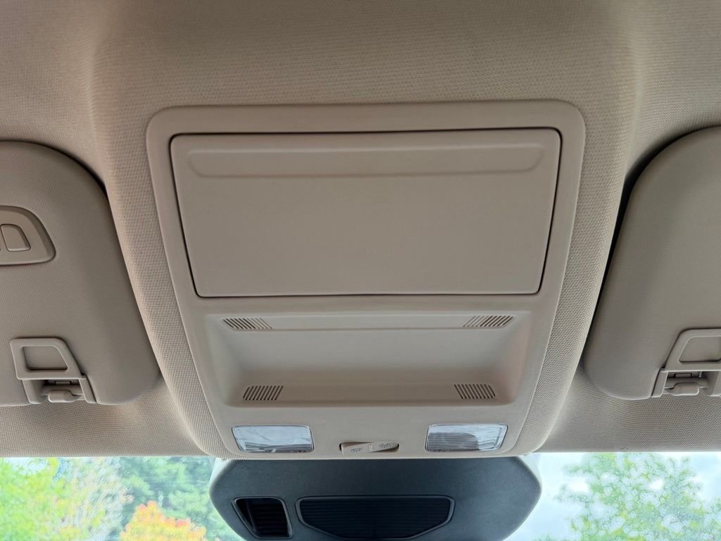 Used 2020 Blue Metallic Ford Titanium image 33