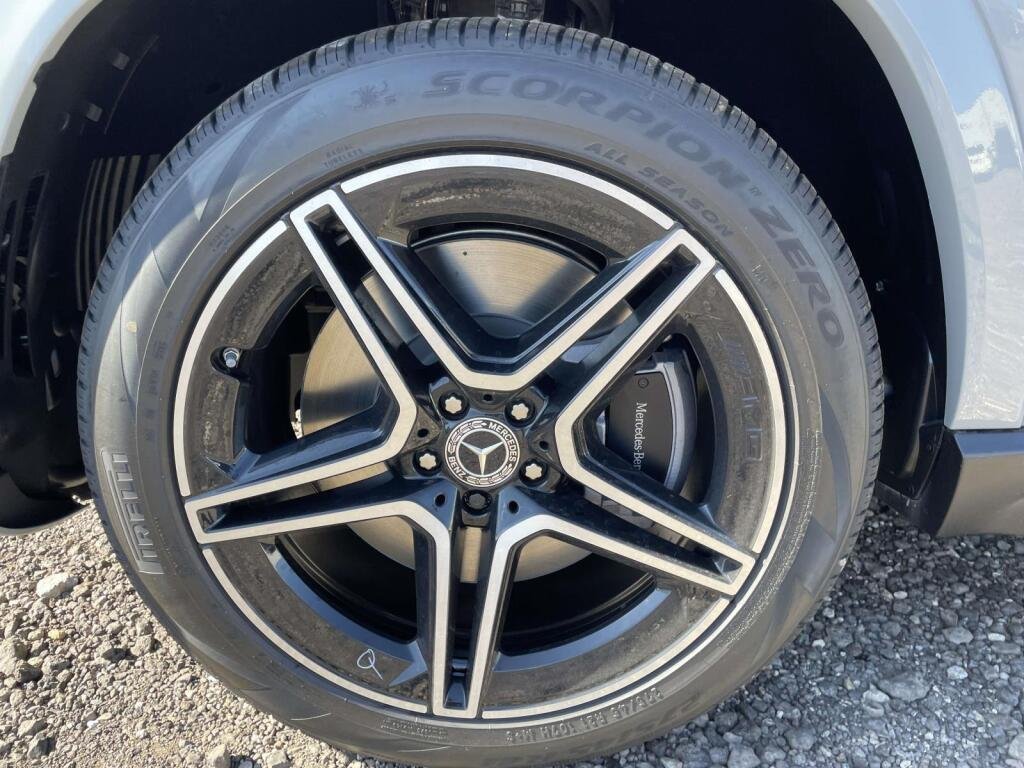 New 2027 MANUFAKTUR Alpine Grey Mercedes-Benz GLS 450 image 14