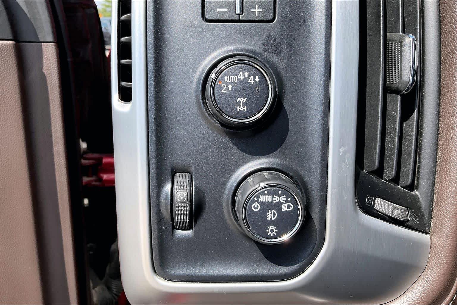 Used 2018 RED QUARTZ TINTCOAT GMC SLT image 34