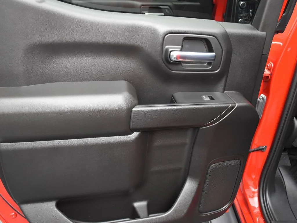Used 2022 Red Chevrolet Custom image 24