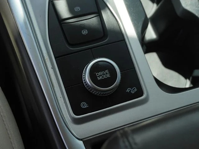 Used 2023 Black Ford Platinum image 27