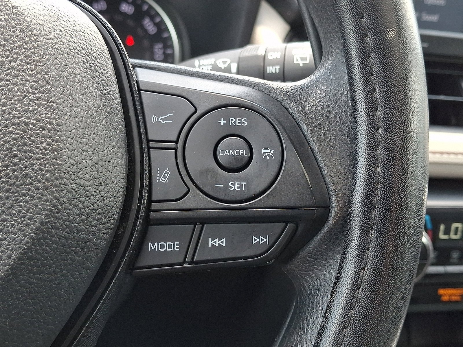 Used 2021 Ruby Flare Pearl Toyota Hybrid XLE image 24