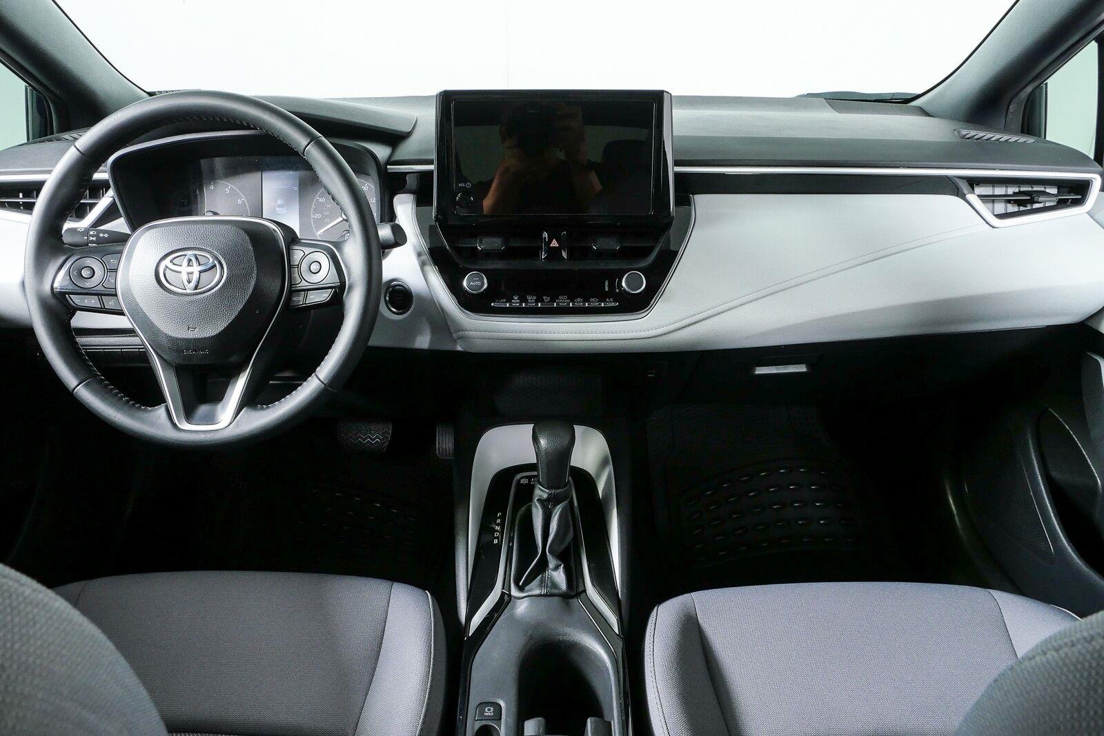 2025 Toyota Corolla SE - Photo 19