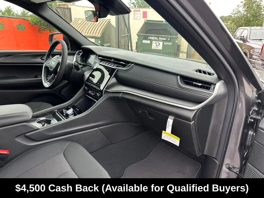 New 2026 Baltic Gray Metallic Clear-Coat Exterior Paint Jeep Laredo image 37