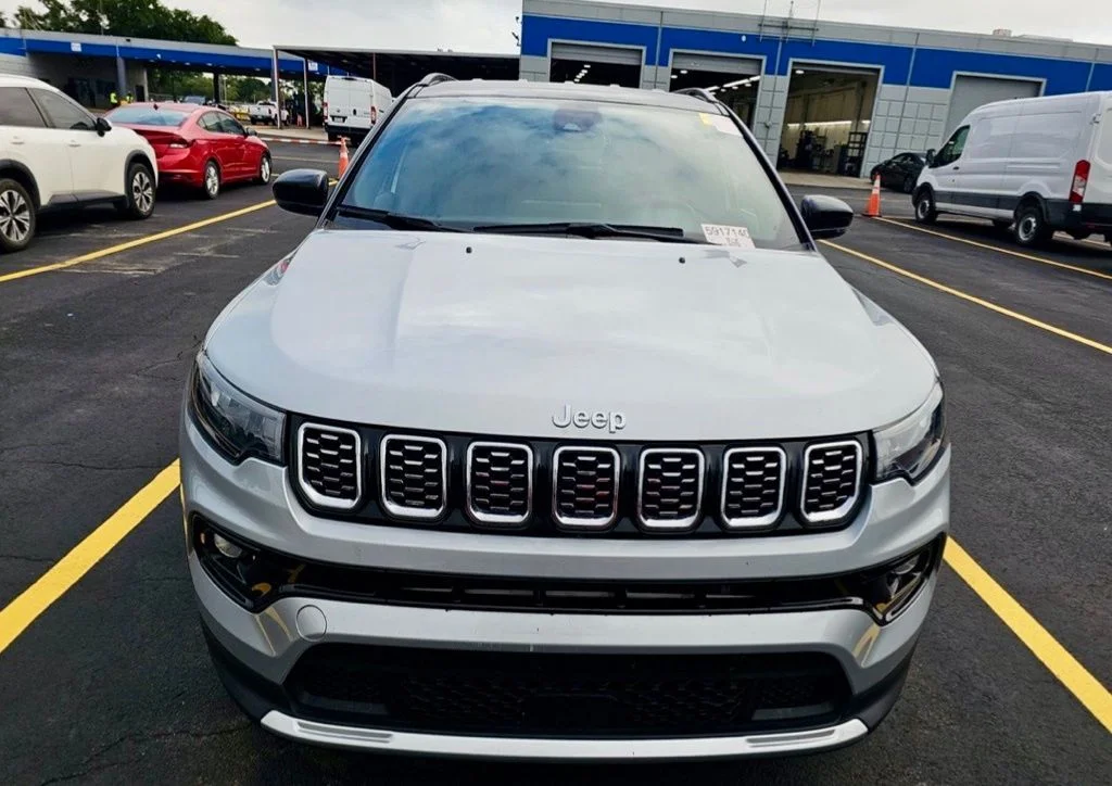 2025 Jeep Compass Limited - Photo 2