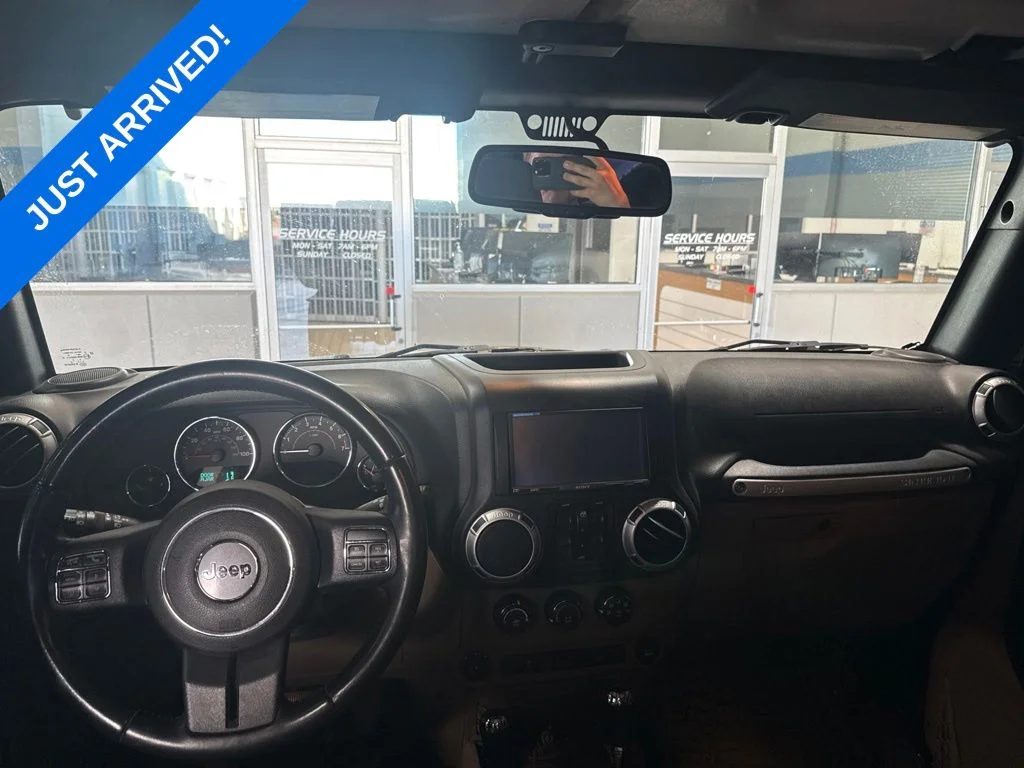Used 2015 Black Clearcoat Jeep Unlimited Sahara image 6