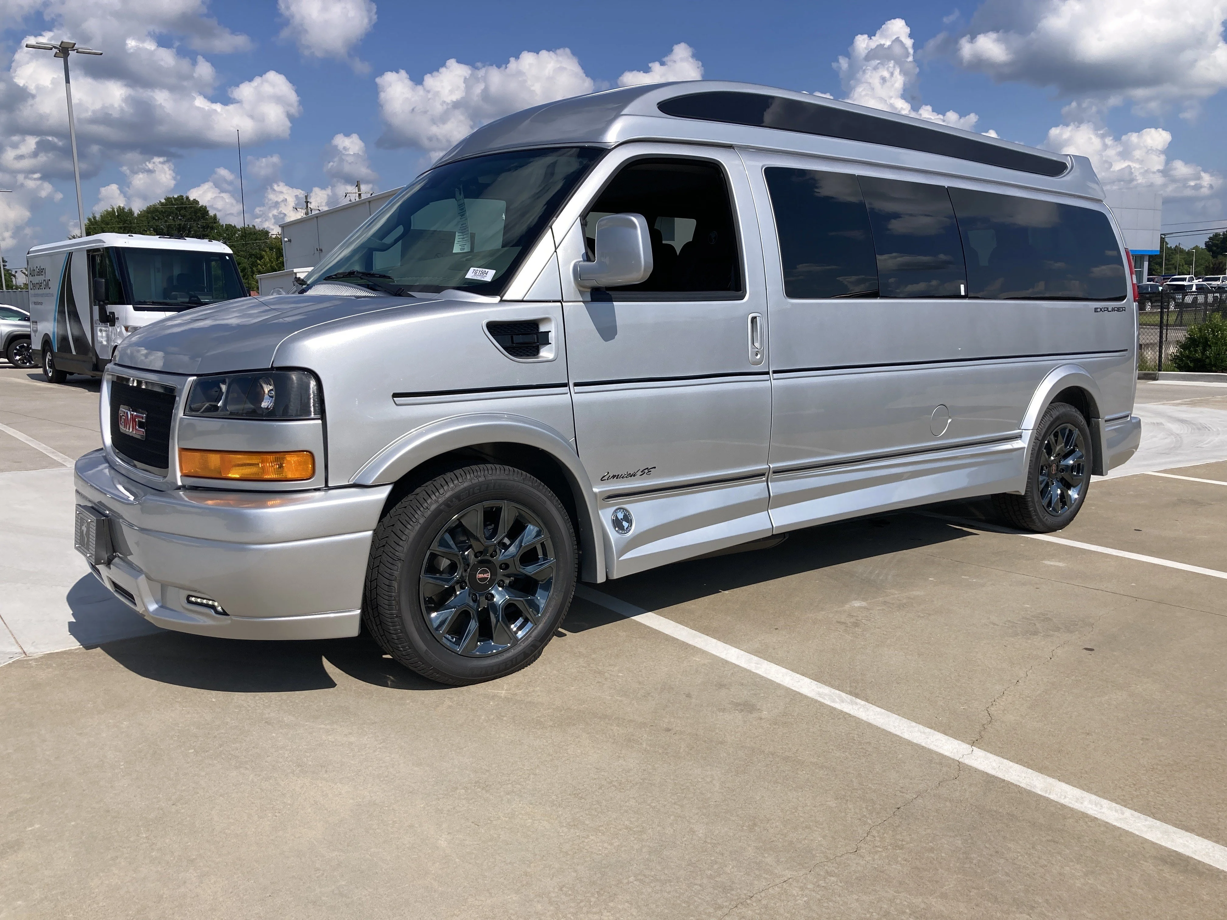 2026 GMC Savana 2500 Ext WB's photo