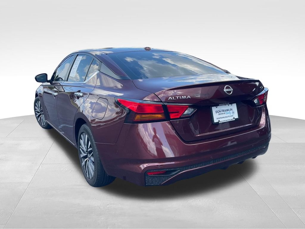 Used 2023 Red Nissan 2.5 SV image 3