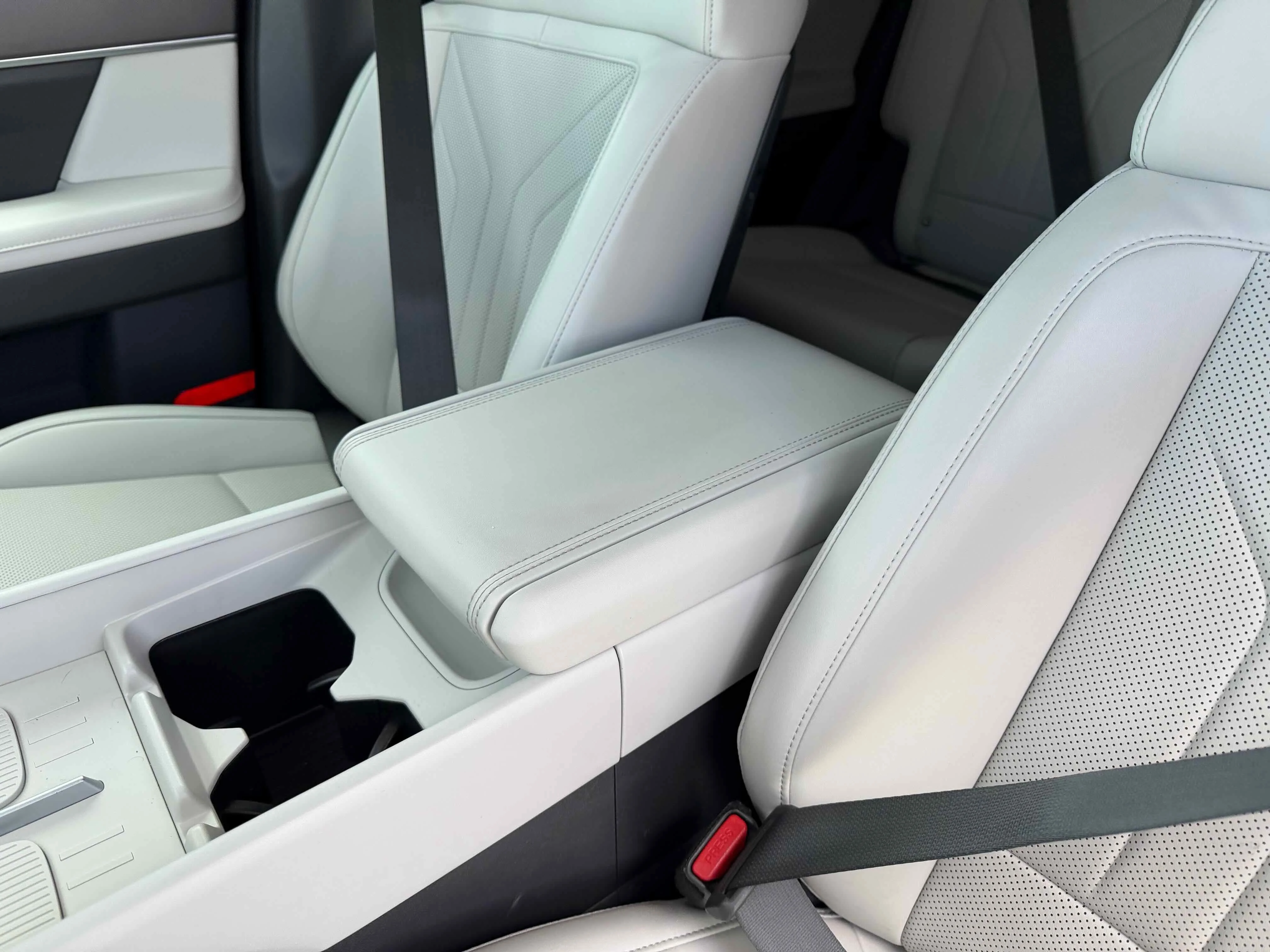 Used 2025 Rockwood Green Hyundai SEL image 24