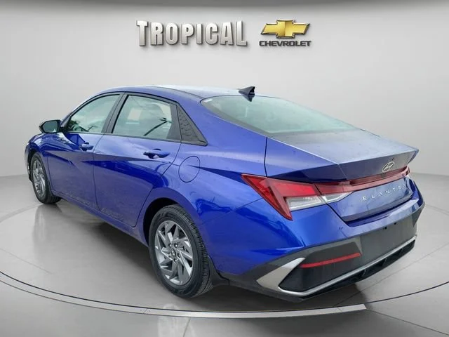 Used 2024 Blue Hyundai SEL image 3