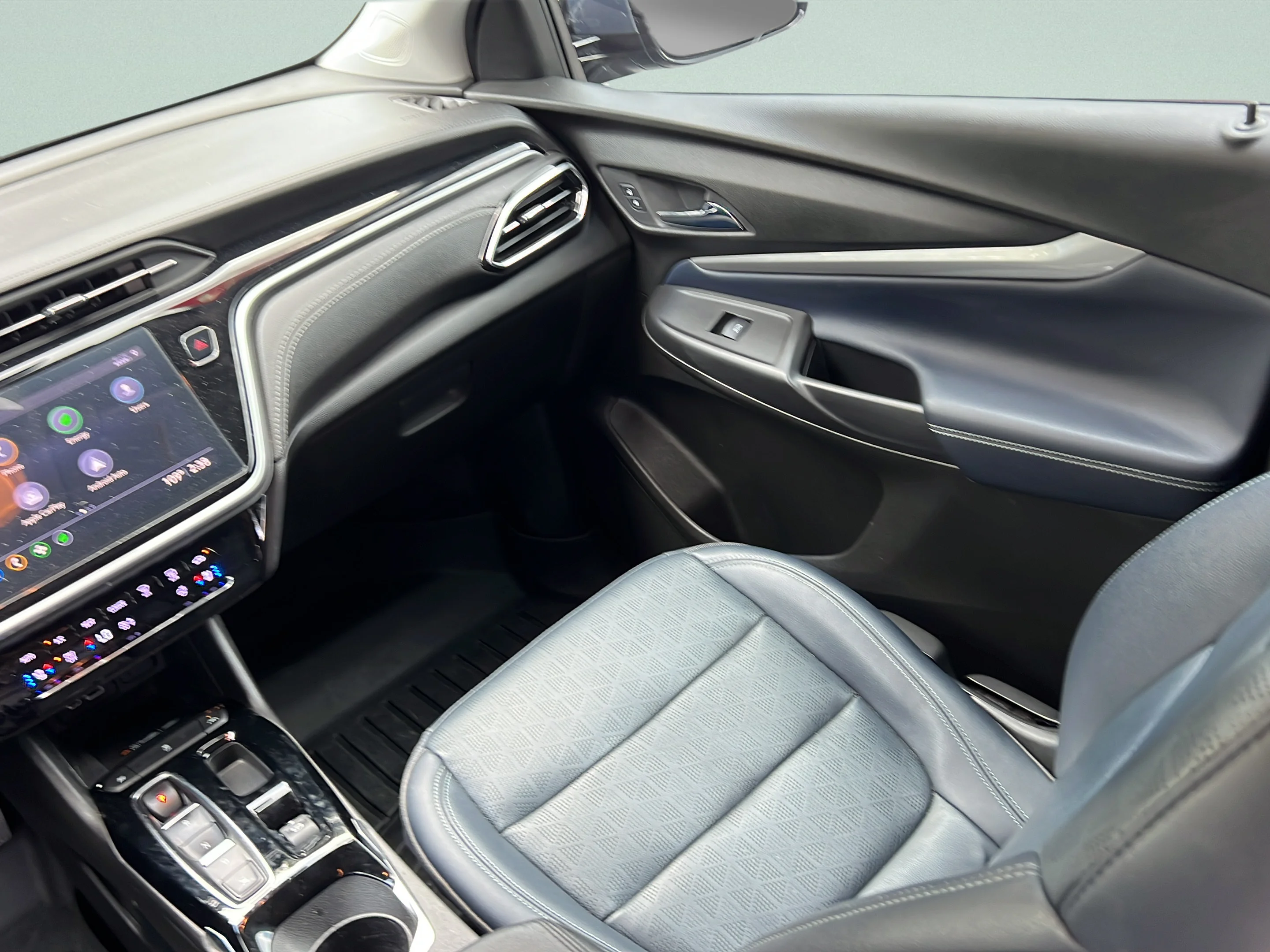 Used 2022 Gray Ghost Metallic Chevrolet LT image 13