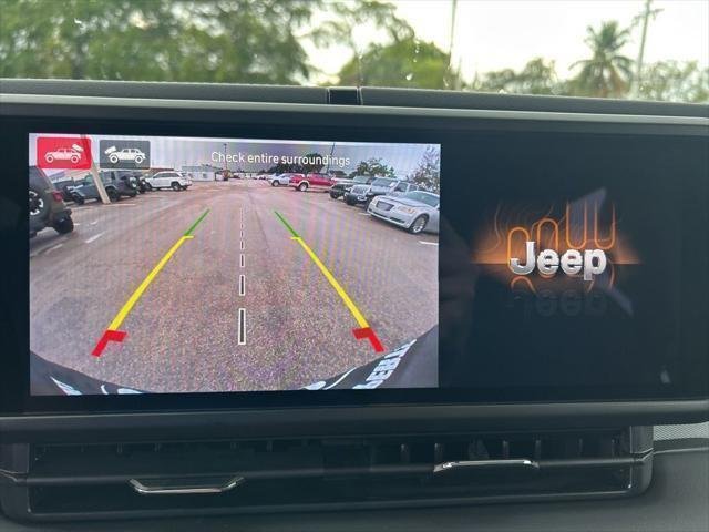 2025 Jeep Wrangler 4-Door Sahara - Photo 15