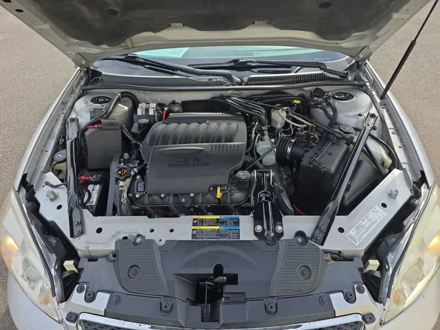 Used 2006 Silverstone Metallic Chevrolet SS image 22