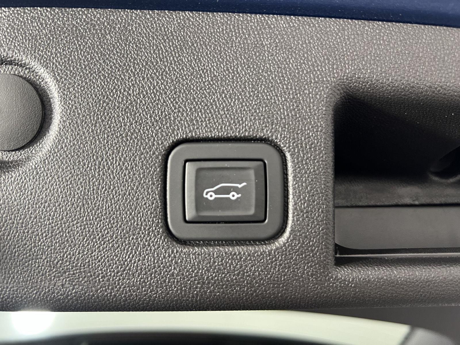 Used 2024 Lakeshore Blue Chevrolet LT image 21
