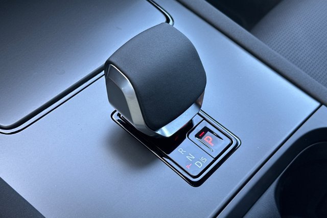 New 2026 Carpathian Grey Land Rover Landmark image 21
