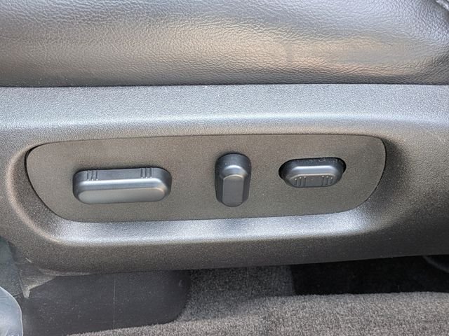 Used 2015  Ford Limited image 20