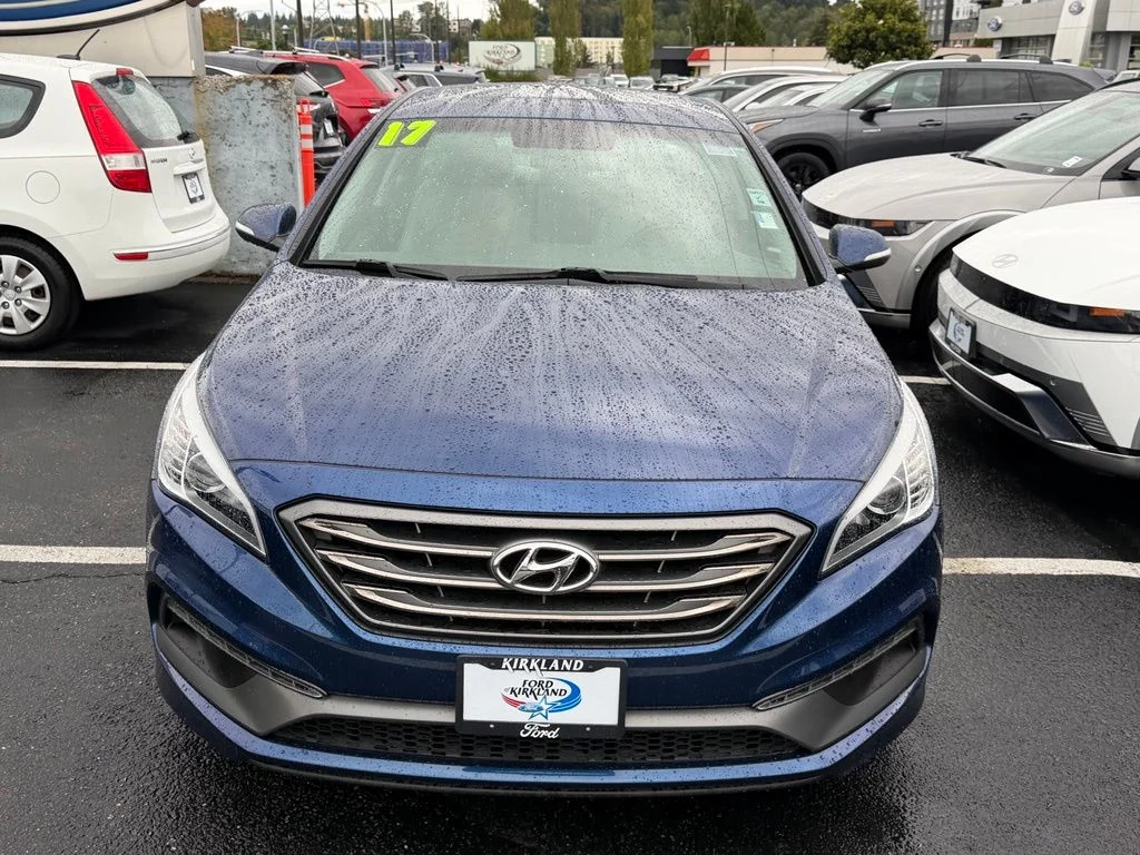 Used 2017 Lakeside Blue Hyundai Sport image 5