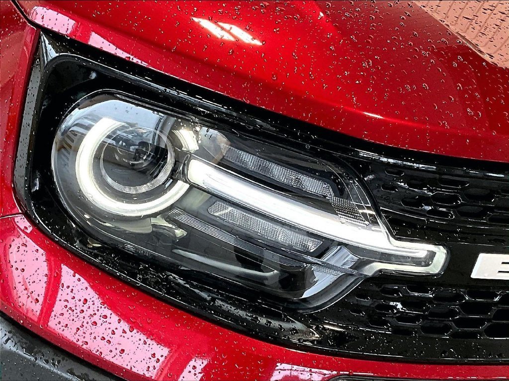 Used 2025 Ruby Red Metallic Ford Outer Banks image 31