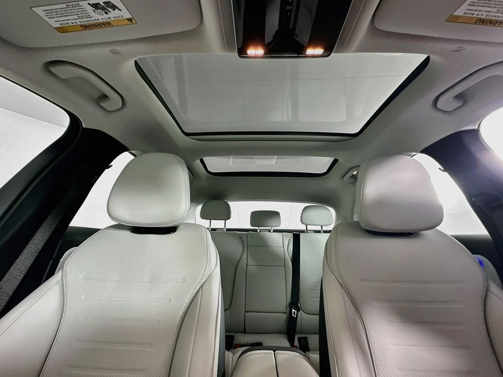 New 2026 MANUFAKTUR Alpine Grey Mercedes-Benz C 300 image 23
