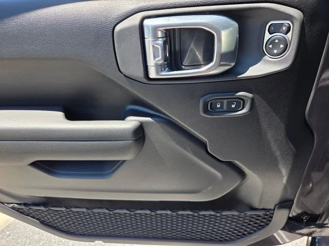 New 2026 Granite Crystal Metallic Clear-Coat Exterior Paint Jeep 85th Anniversary Edition image 26