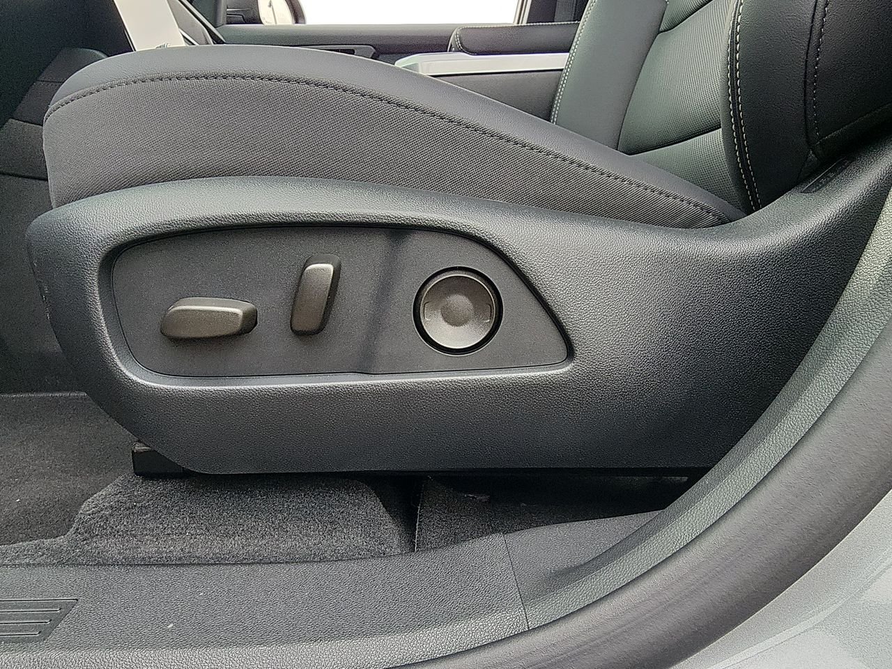 2027 GMC Terrain Elevation - Photo 12