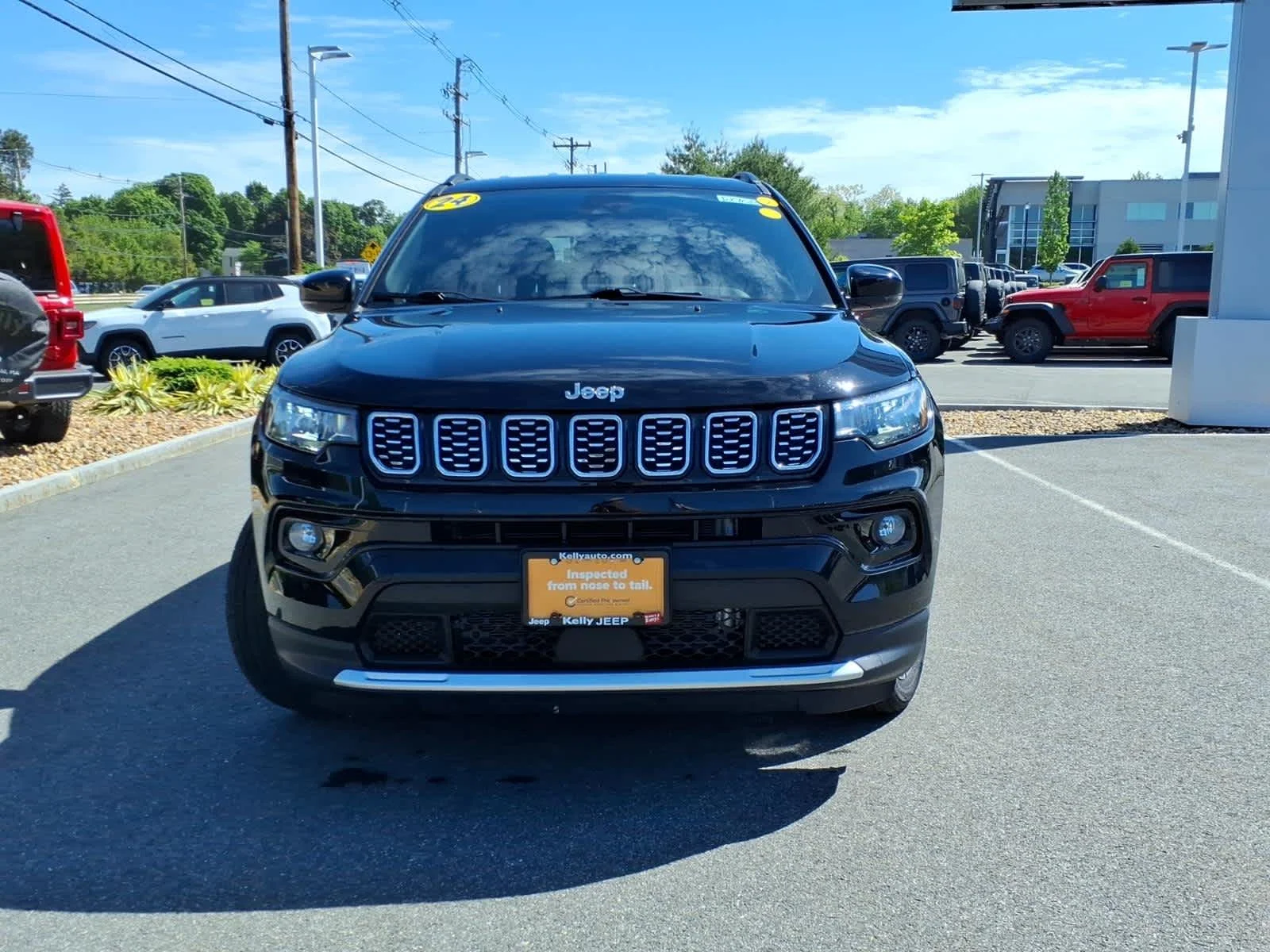 Certified Used 2024 Diamond Black Crystal Pearlcoat Jeep Limited image 3