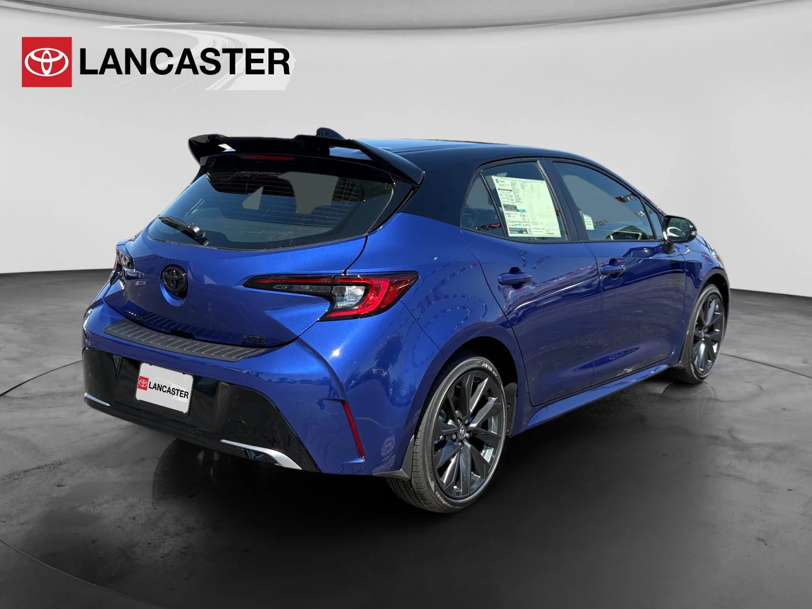 New 2026 Blue Crush Metallic with Midnight Black Metallic roof <sup>1</sup> Toyota  XSE image 7