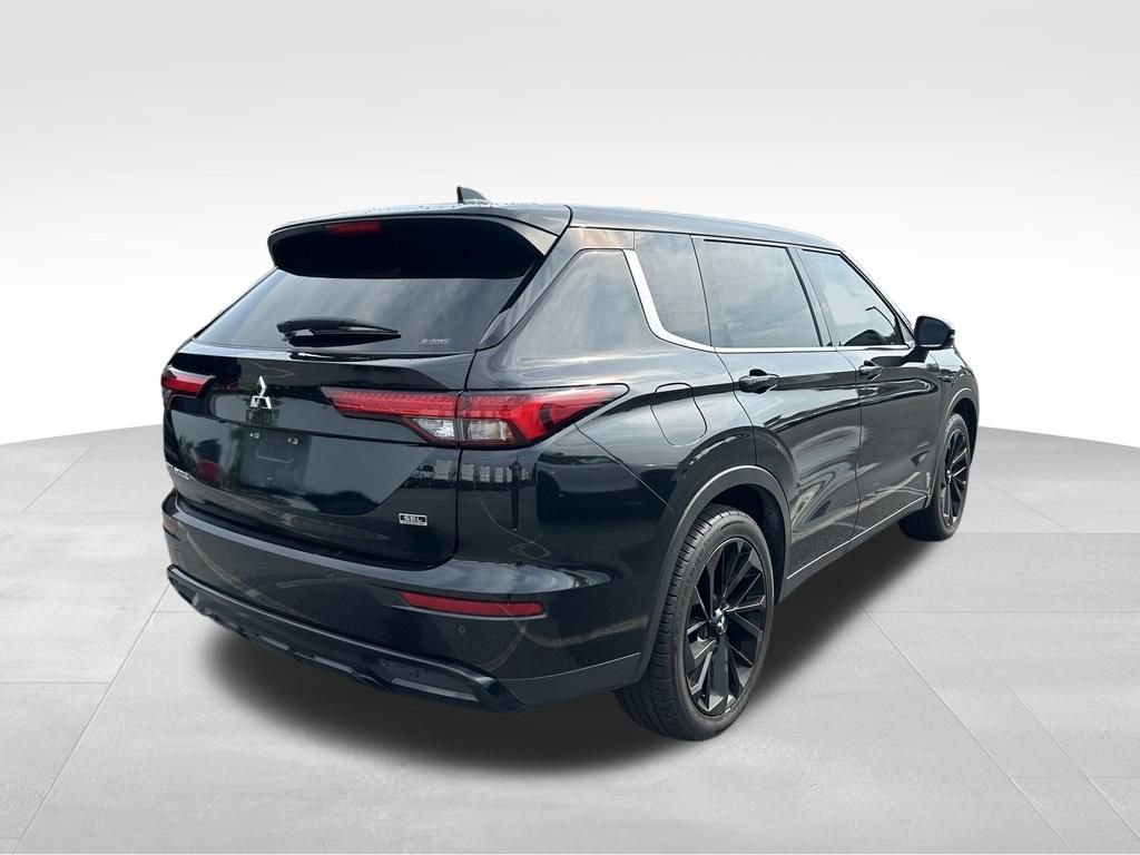 Certified Used 2023 Black Mitsubishi SEL Black Edition image 5