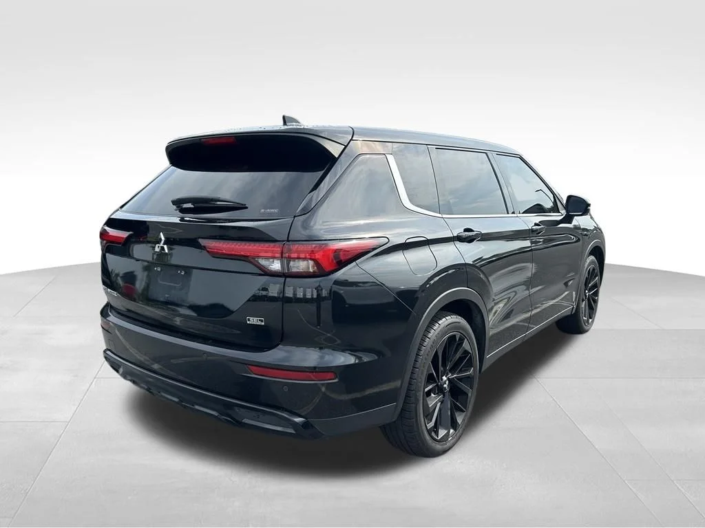 Certified Used 2023 Black Mitsubishi SEL Black Edition image 5