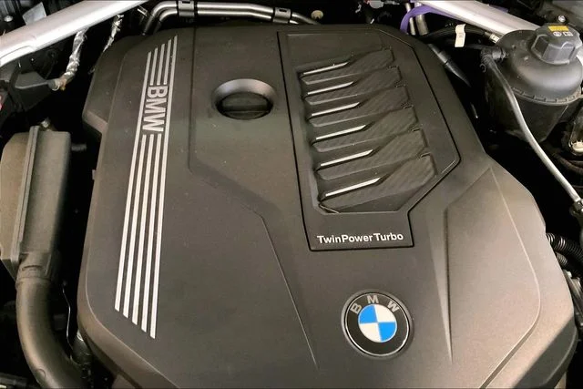 Used 2022 Arctic Grey Metallic BMW xDrive40i image 32