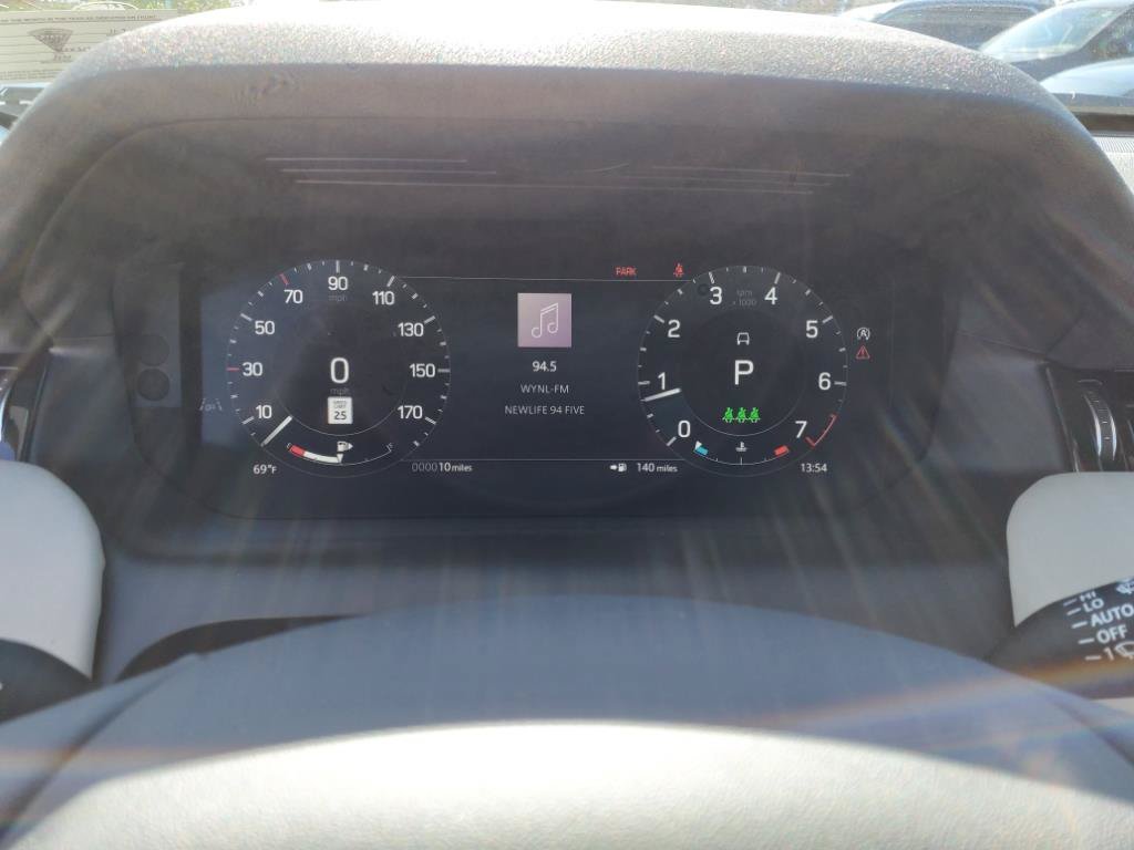 Certified Used 2025 Fuji White Land Rover S image 17