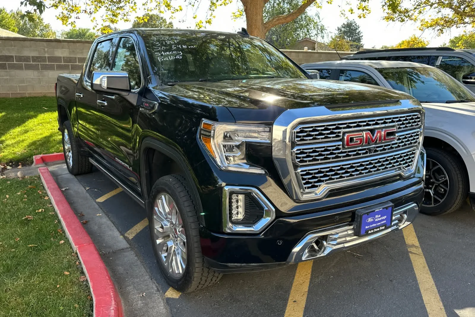 Used 2020 Onyx Black GMC Denali image 3