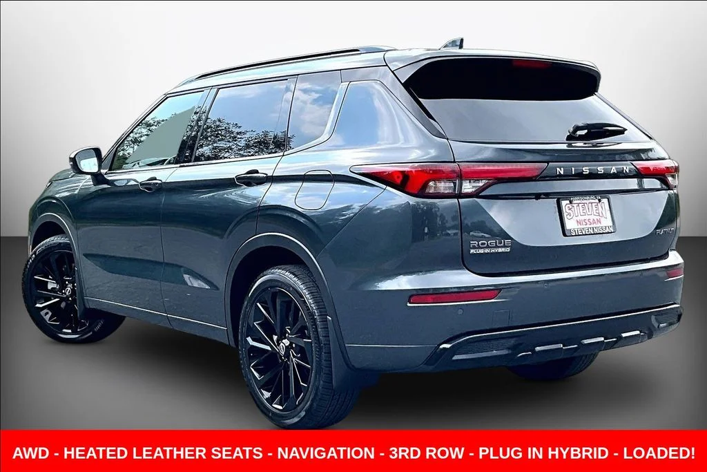 New 2026 Gray Nissan Platinum image 3
