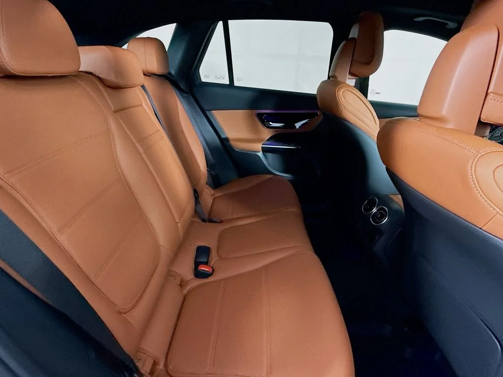 New 2026 Polar White Mercedes-Benz GLC 300 image 22