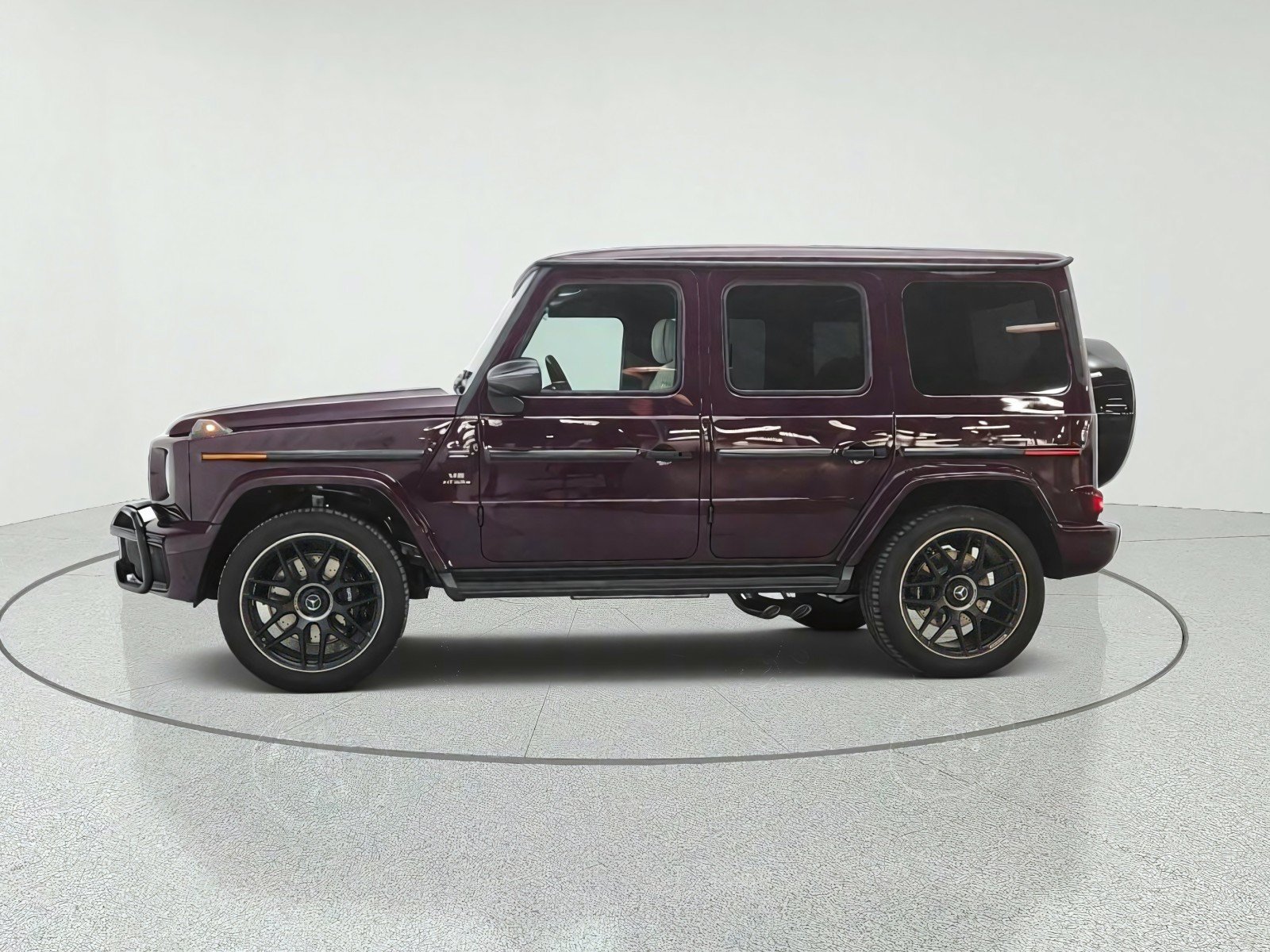 New 2027 MANUFAKTUR customer request glossy paint finish Mercedes-Benz AMG® G 63 SUV image 29