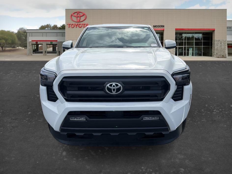 Used 2025 Ice Toyota SR5 image 2