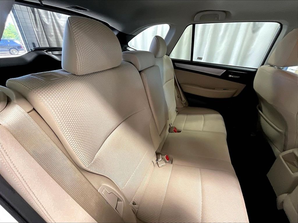 Used 2015 White Subaru 2.5i Premium image 16