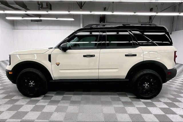 Used 2025 Desert Sand Ford Badlands image 15