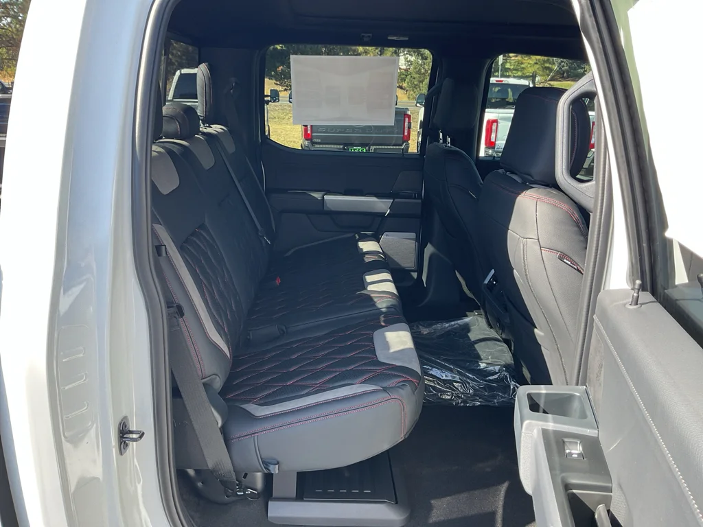 2025 Ford F-150 XLT - Photo 10