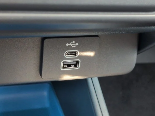 New 2026 Carbonized Gray Metallic Ford XLT image 21