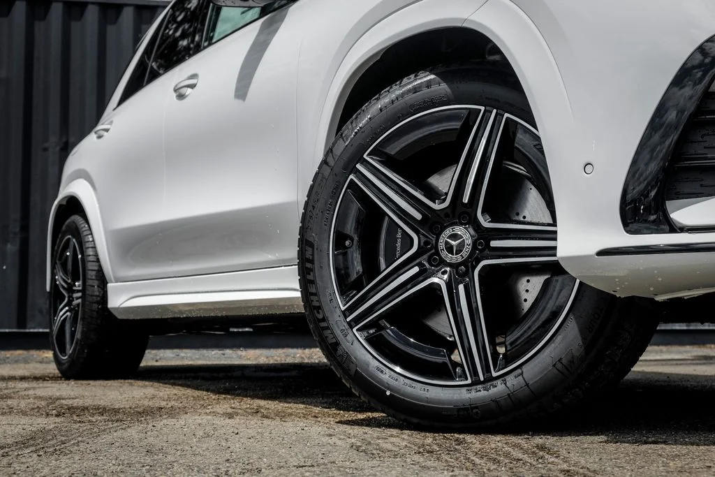New 2026 Polar White Mercedes-Benz GLE 450e image 7
