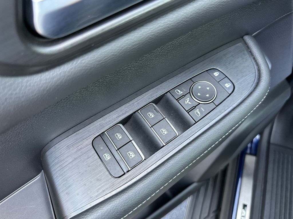 Used 2025 Blue Nissan Platinum image 19