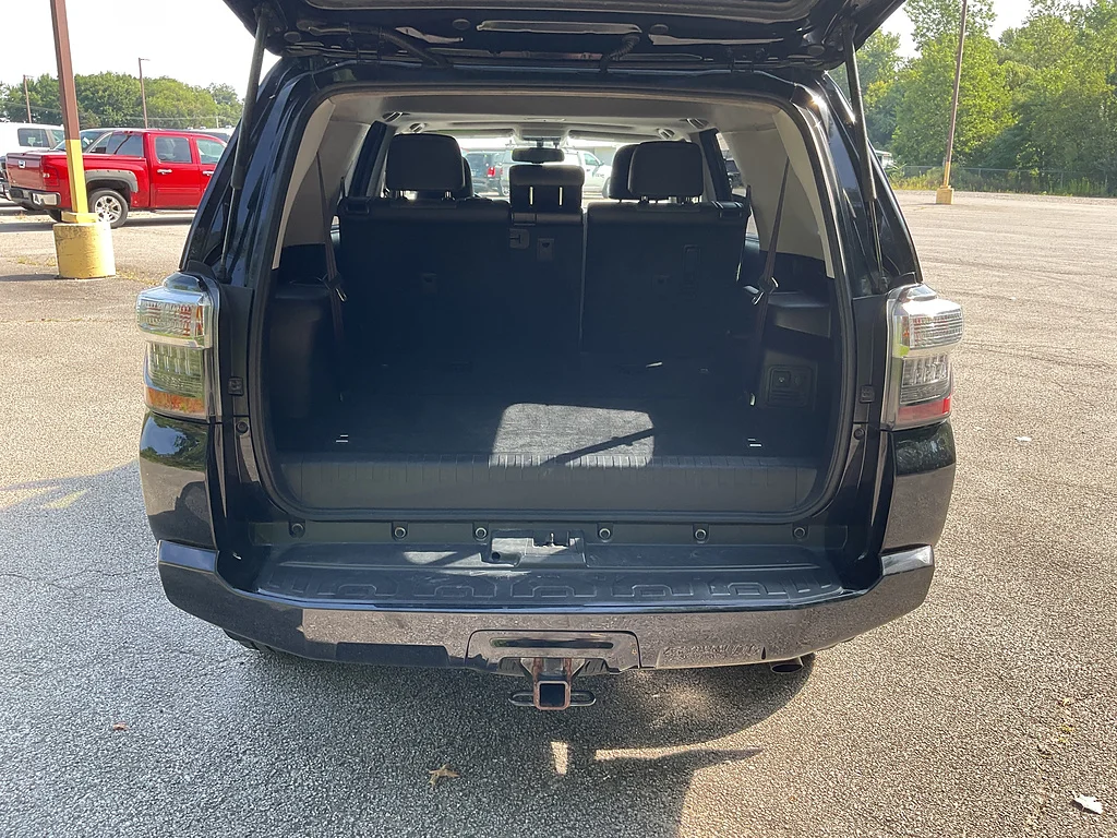 Used 2019 Midnight Black Metallic Toyota SR5 Premium image 14