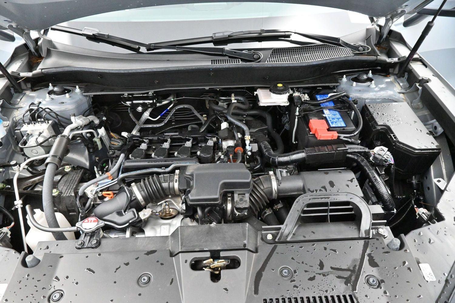 Used 2025 Gray Chrysler Select image 36